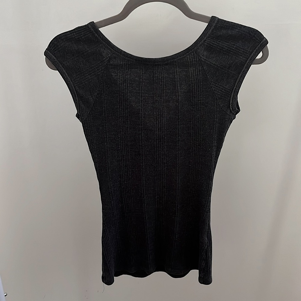 V-neck button down - Picture 2 of 3